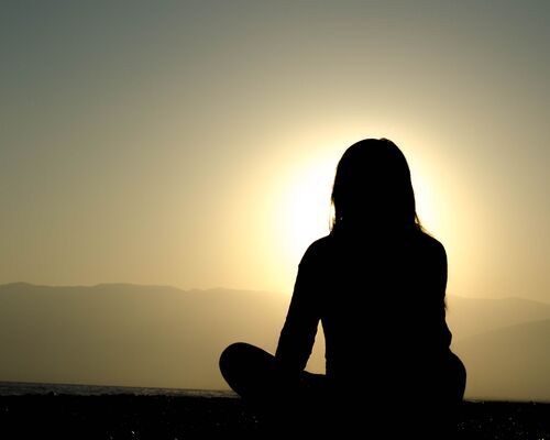 yoga-dingzeyu-li-ie8WW5KUx3o-unsplash